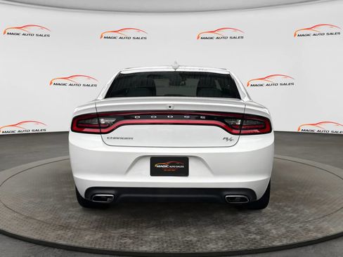 Used 2016 Dodge Charger R/T w/ Navigation & Travel Group RWD image 9