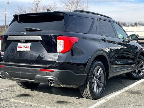 Used 2022 Ford Explorer XLT w/ Equipment Group 202A image 11