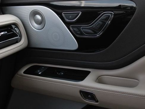 Certified 2023 Lincoln Aviator Reserve w/ Equipment Group 201A image 22