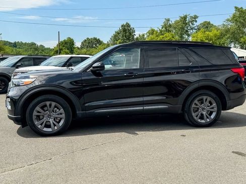 Used 2023 Ford Explorer XLT w/ Equipment Group 202A AWD/4WD image 6