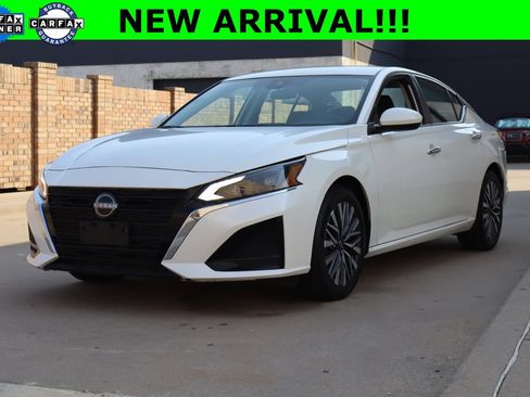 Used 2023 Nissan Altima 2.5 SV FWD image 1