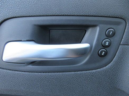 Used 2023 Chrysler 300 S w/ Comfort Group RWD image 26