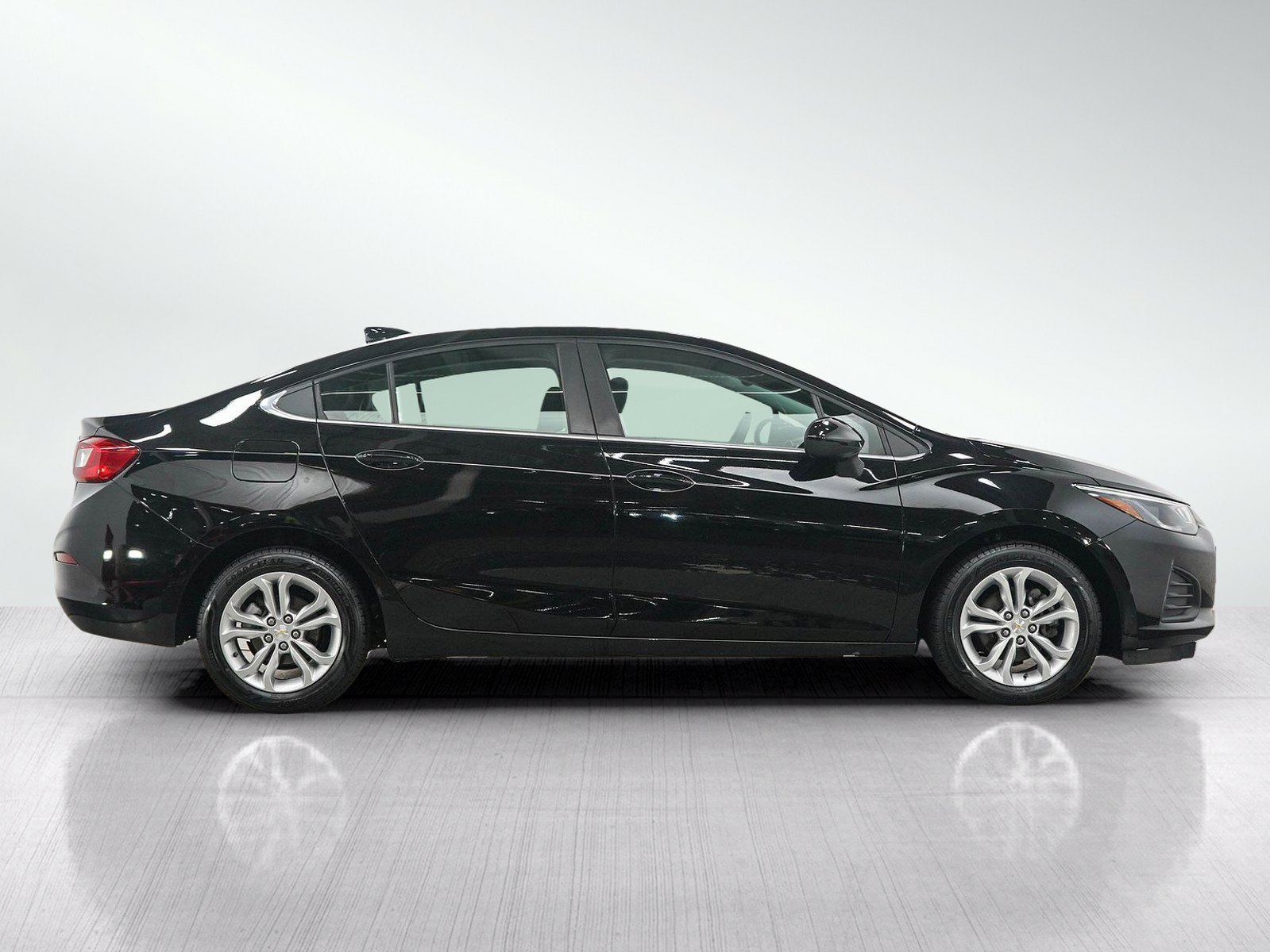 Used 2019 Chevrolet Cruze LT w/ Convenience Package FWD image 6