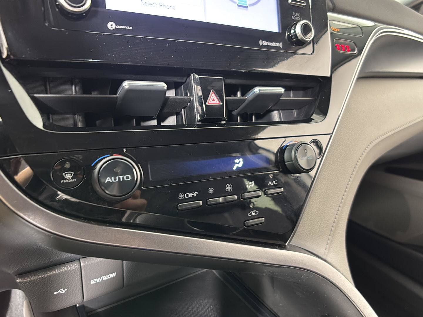 Used 2023 Toyota Camry LE FWD image 31