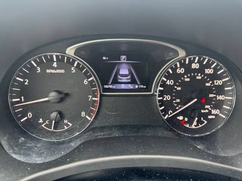 Used 2019 Nissan Pathfinder SV FWD image 18
