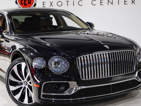 Used 2022 Bentley Flying Spur V8 image 25