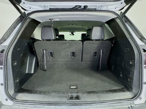 Used 2020 Chevrolet Traverse RS FWD image 32