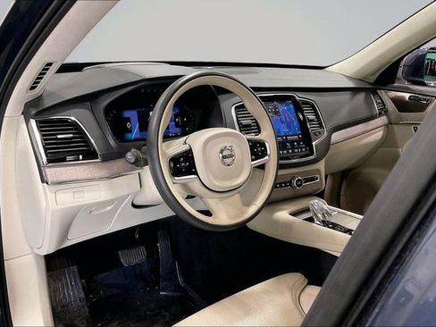 Certified 2023 Volvo XC90 B6 Ultimate w/ Lounge Package AWD/4WD image 17