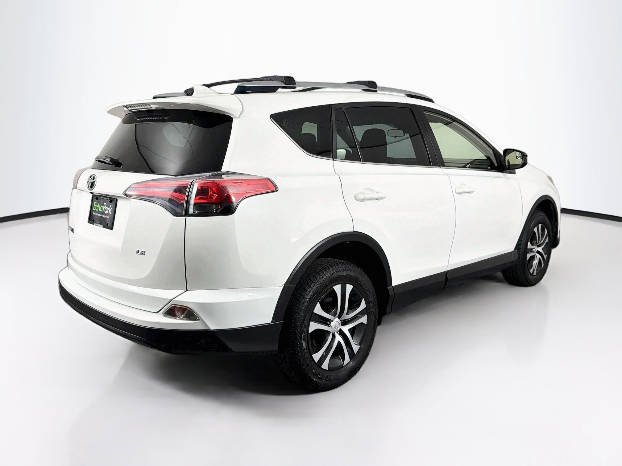 Used 2018 Toyota RAV4 LE w/ All Weather Liner Package FWD image 9