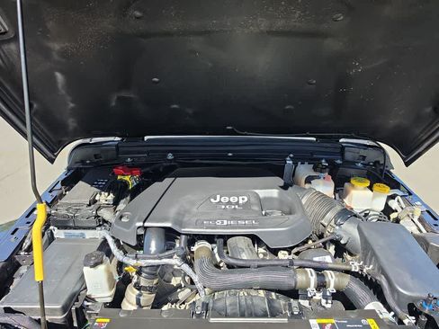 Used 2023 Jeep Gladiator Sport AWD/4WD image 24