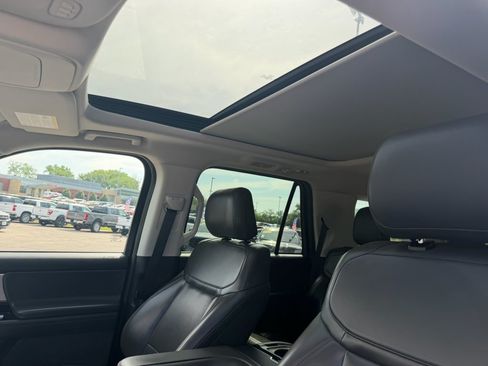Used 2025 Ford Expedition Active AWD/4WD image 16