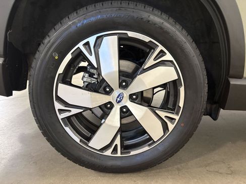 Used 2021 Subaru Forester Touring AWD/4WD image 41