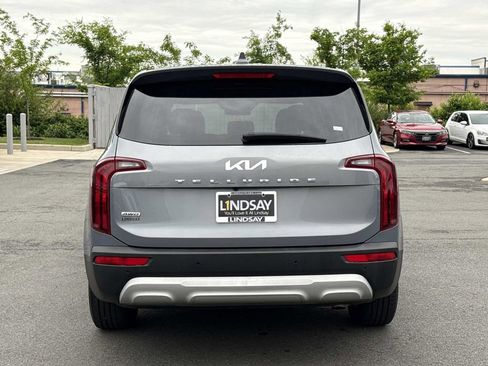 Used 2022 Kia Telluride LX AWD/4WD image 4