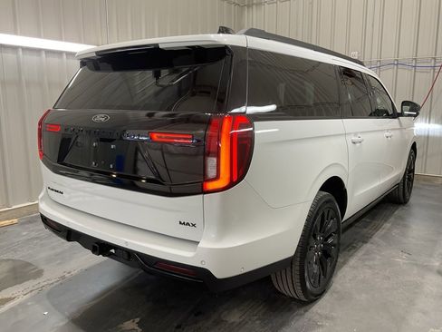 Used 2025 Ford Expedition Max Platinum w/ Stealth Appearance Package image 25