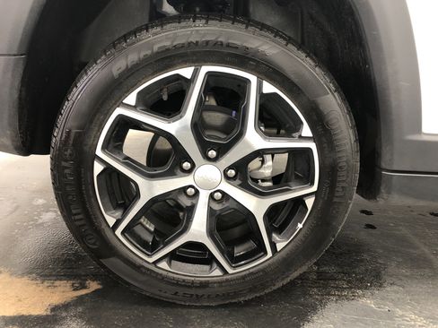 Certified 2024 Jeep Compass Limited w/ Sun and Sound Group image 25