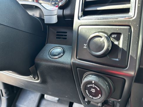 Used 2018 Ford F150 Lariat RWD image 32