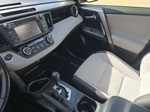 Used 2018 Toyota RAV4 XLE FWD image 26