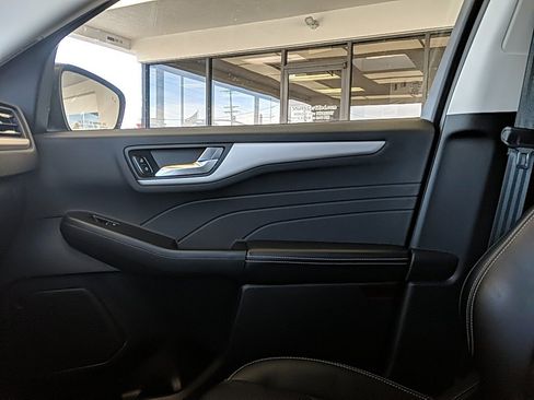 Certified 2022 Ford Escape SEL w/ Class II Trailer Tow Package image 20