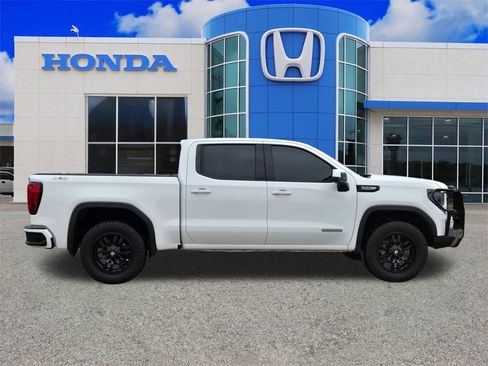 Used 2022 GMC Sierra 1500 Elevation image 2