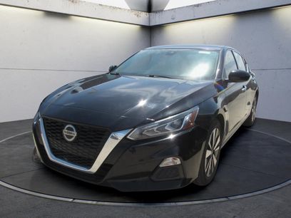 Used 2022 Nissan Altima 2.5 SV