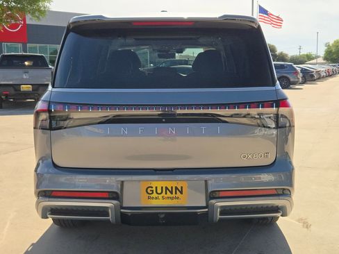 Used 2025 INFINITI QX80 Sensory AWD/4WD image 4