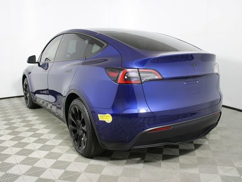 Used 2021 Tesla Model Y Long Range image 32