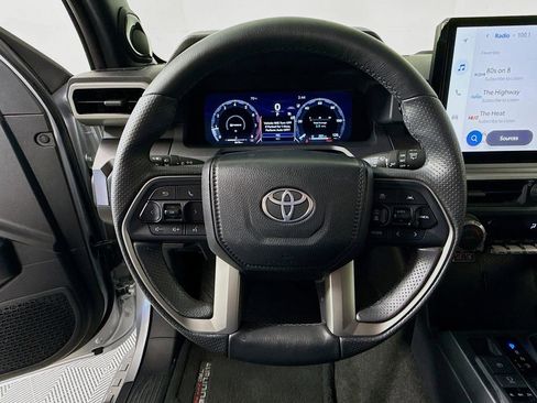 Used 2025 Toyota 4Runner TRD Off-Road Premium image 11