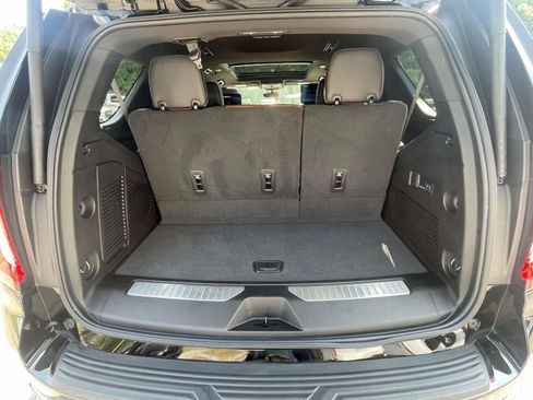 Used 2023 GMC Yukon Denali Ultimate AWD/4WD image 5