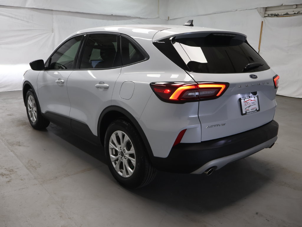 Used 2026 Ford Escape Active w/ Tech Pack #1 FWD image 5