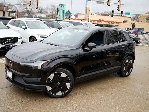 New 2026 Volvo EX30 Plus w/ Protection Package image 3