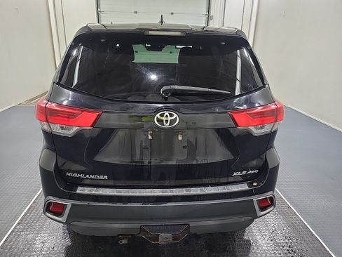 Used 2017 Toyota Highlander XLE AWD/4WD image 8