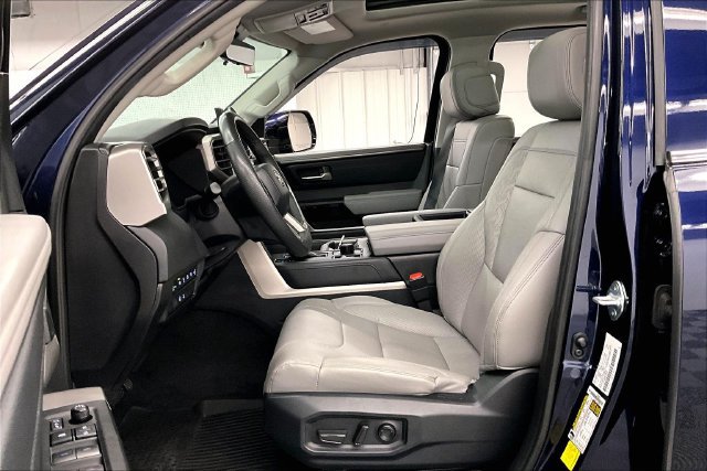 Used 2024 Toyota Tundra Limited AWD/4WD image 25