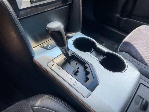 Used 2012 Toyota Camry SE w/ Leather Pkg FWD image 38