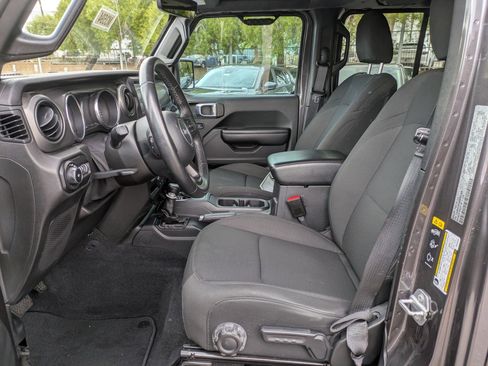 Used 2021 Jeep Wrangler Unlimited Sport image 17