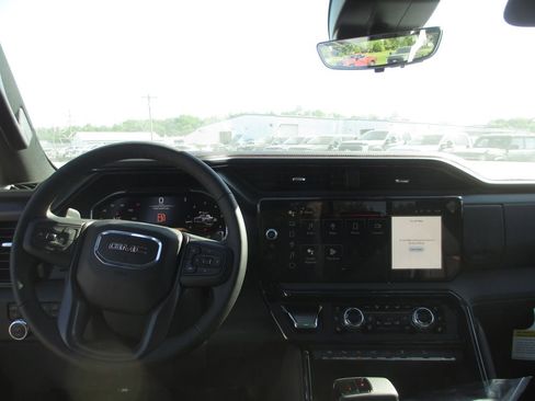 New 2026 GMC Sierra 1500 AT4 w/ AT4 Premium Package AWD/4WD image 17