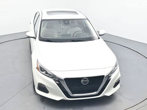 Used 2022 Nissan Altima 2.5 SV w/ SV Premium Package image 4