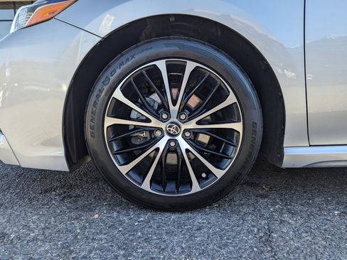 Used 2020 Toyota Camry SE image 44