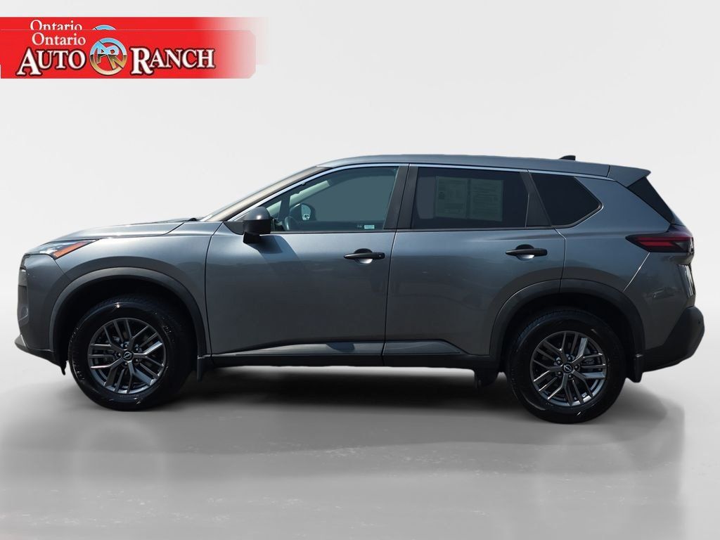 Used 2023 Nissan Rogue S AWD/4WD image 2