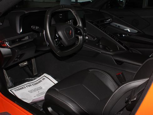 Used 2021 Chevrolet Corvette Stingray Coupe w/ Z51 Performance Package RWD image 12