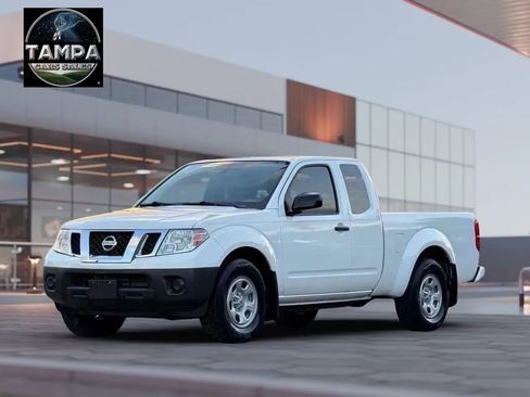 Used 2021 Nissan Frontier S RWD image 2