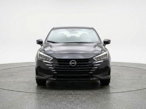 Used 2025 Nissan Versa SV image 2