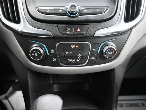 Used 2024 Chevrolet Equinox LS image 41