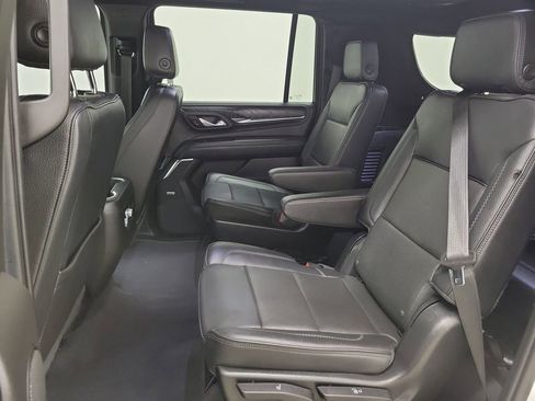 Used 2022 GMC Yukon XL Denali RWD image 11