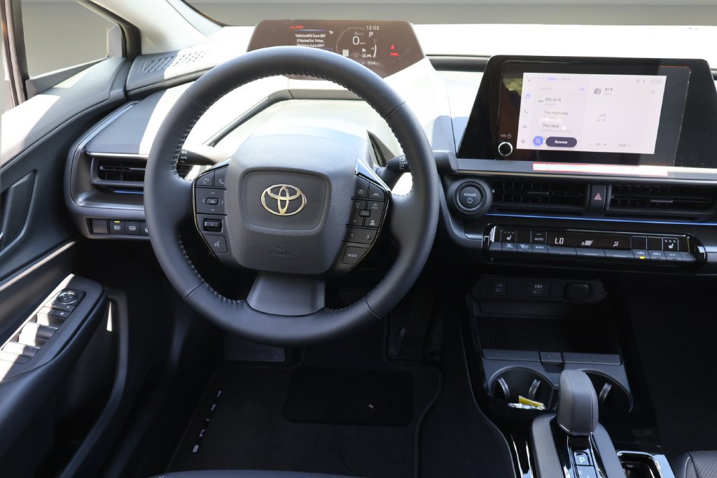 Certified 2026 Toyota Prius FWD image 15