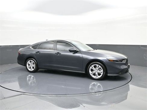 Certified 2025 Honda Accord LX image 17