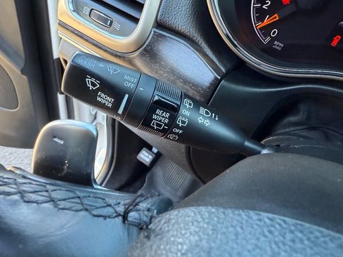 Used 2014 Jeep Grand Cherokee Limited image 31