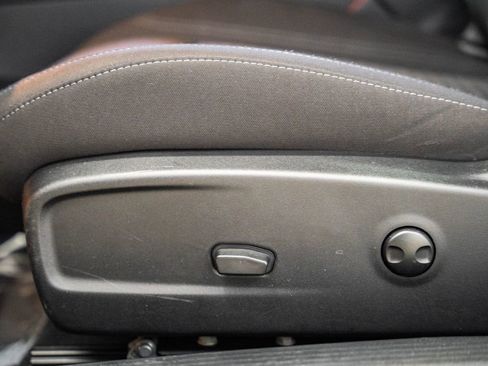 Certified 2023 Dodge Challenger SXT image 40