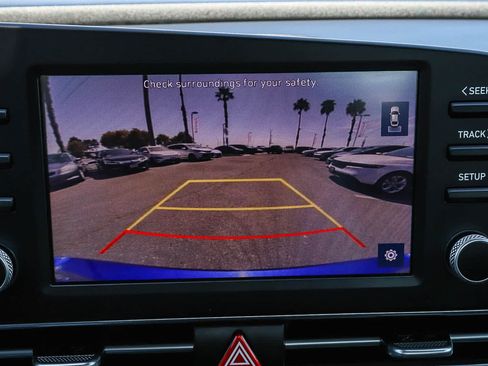 Used 2023 Hyundai Elantra SEL FWD image 30