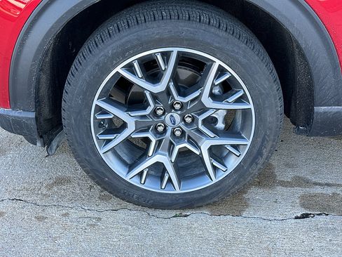 Used 2025 Ford Explorer Platinum w/ Ultimate Package image 3