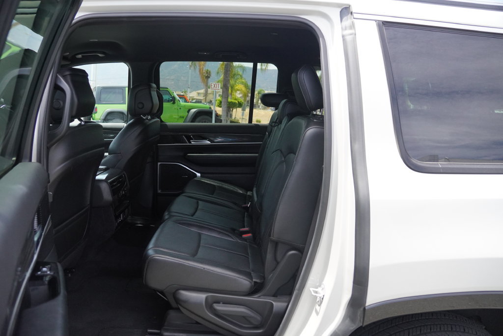 Certified 2022 Jeep Wagoneer Series II RWD image 30